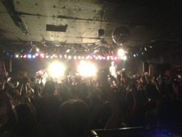 音響・照明設備も充実、ライブも盛り上がる