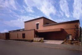 本館と2001年オープンの新館で構成