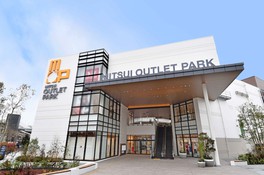 鳥浜駅側の出入口、アーバンゲート