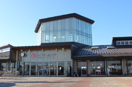 多くのドライバーでにぎわう茨城県最大級の道の駅